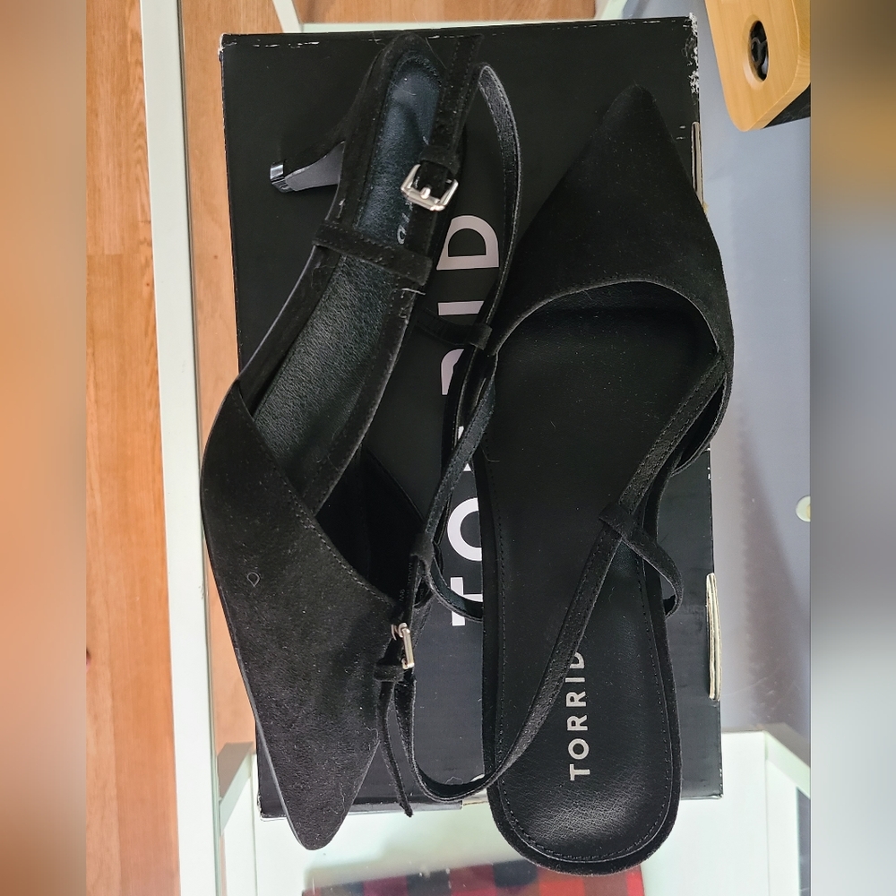 Wide Width Slingback Kitten Heels